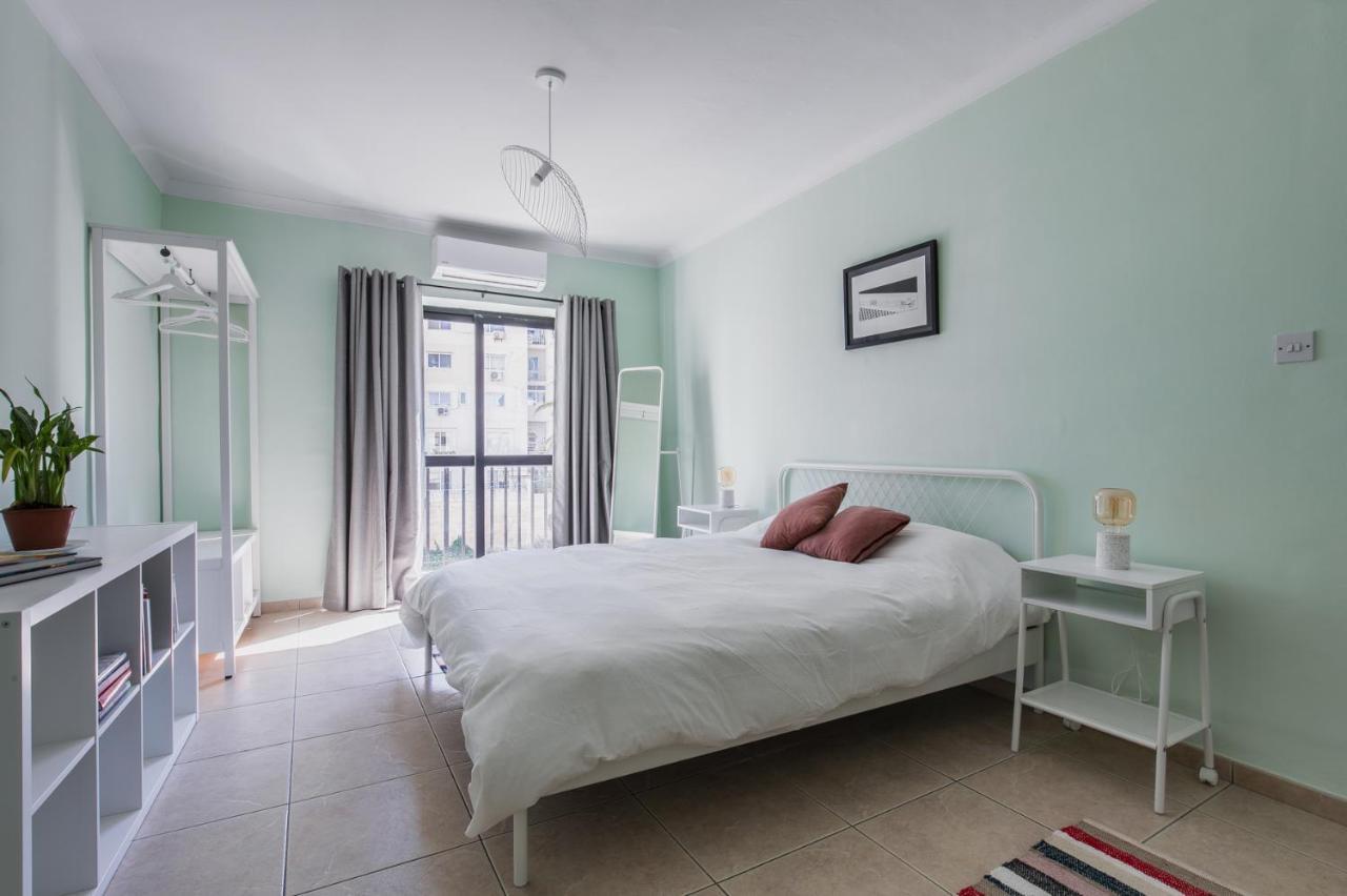 Stylish 3 Bedroom Apartment - St. Julians - 5 Mins From Balluta Bay Saint Julian's Luaran gambar